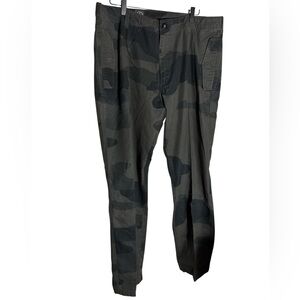VOLCOM Men’s Stone black Camo Pants size 36